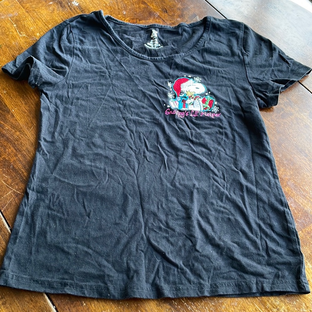 Peanuts Snoopy Christmas t-shirt. Juniors size large